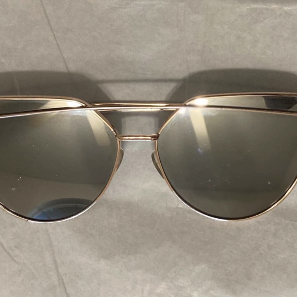 Cat eye sunglasses gold tone